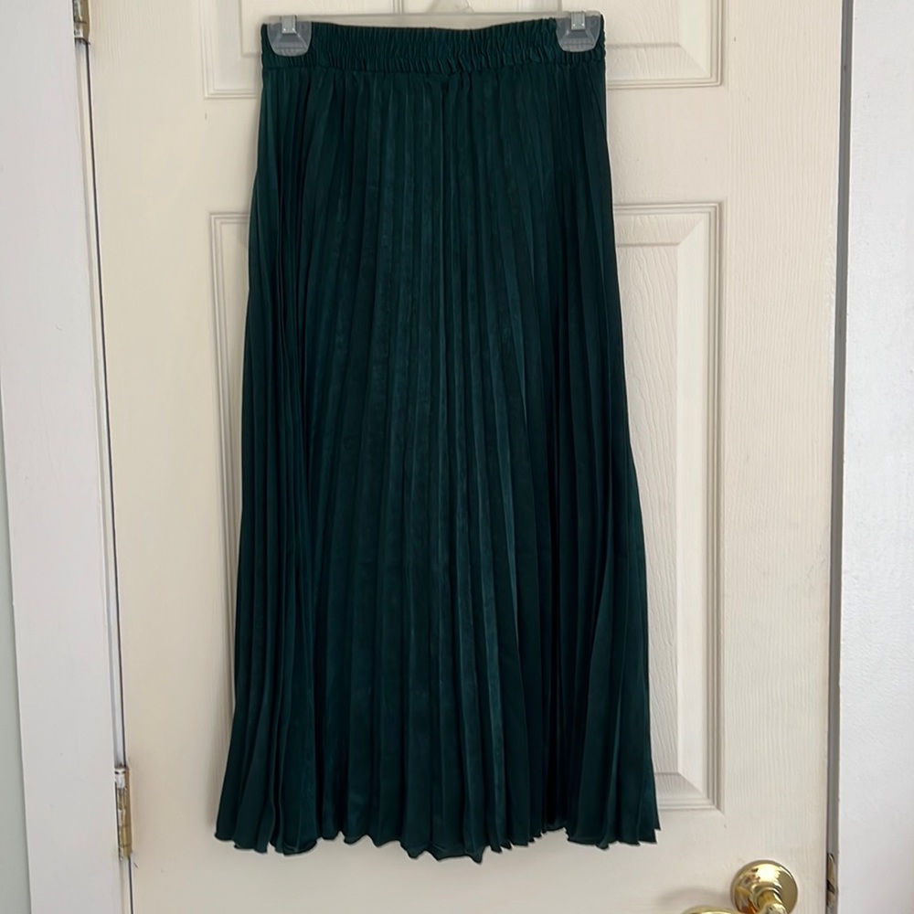 MaxStudio Midi Emerald Green Pleated Skirt
